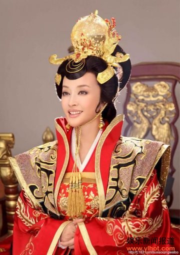 电视剧《武则天秘史》剧照 刘晓庆饰演中年武则天